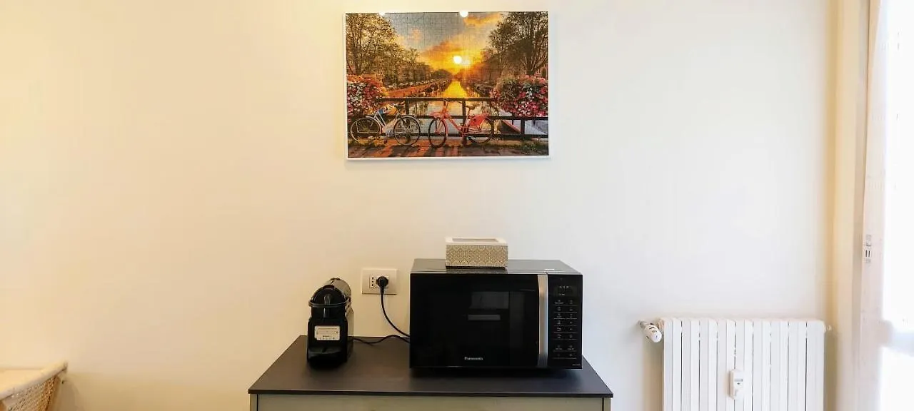 Suite Rent Milan 3 0*,